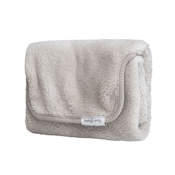 https://www.vanastenbabysuperstore.nl/media/catalog/product/3/5/3572110210_1_verschoonmatje_babys_only_cozy_urban_taupe.jpg