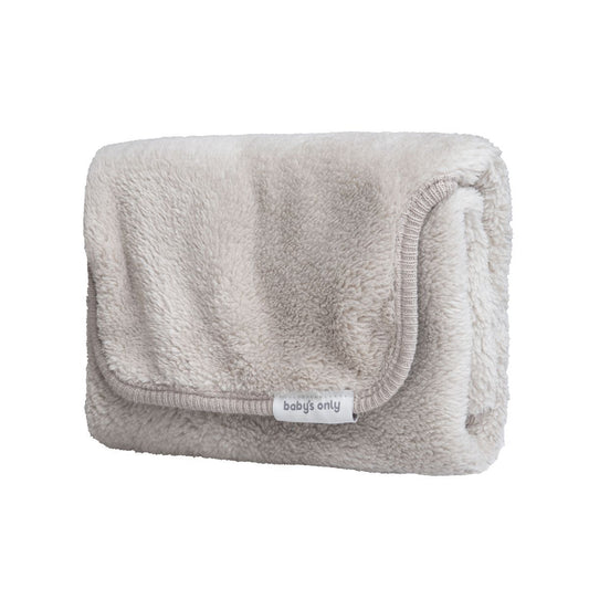 https://www.vanastenbabysuperstore.nl/media/catalog/product/3/5/3572110210_1_verschoonmatje_babys_only_cozy_urban_taupe.jpg
