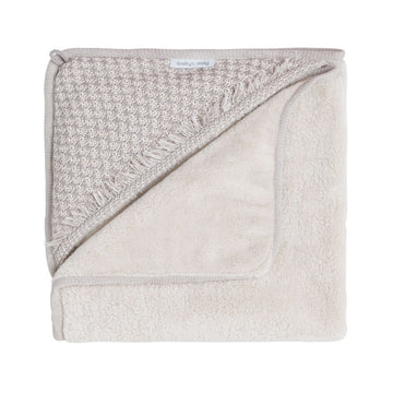 https://www.vanastenbabysuperstore.nl/media/catalog/product/3/5/3572110227_1_omslagdoek_babys_only_happiness_urban_taupeecru.jpg