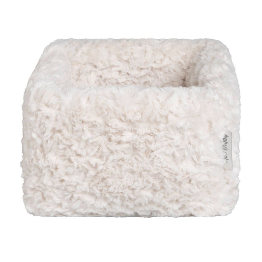 https://www.vanastenbabysuperstore.nl/media/catalog/product/3/5/3572300429_1_mand_babys_only_snow_wolwit.jpg