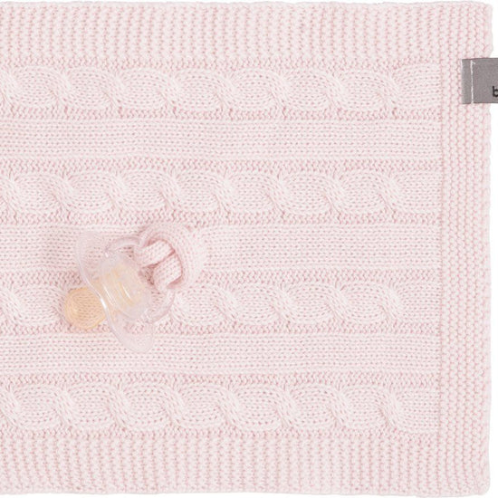 https://www.vanastenbabysuperstore.nl/media/catalog/product/3/5/3572800008_1_speendoekje_baby039s_only_cable_classic_roze.jpg