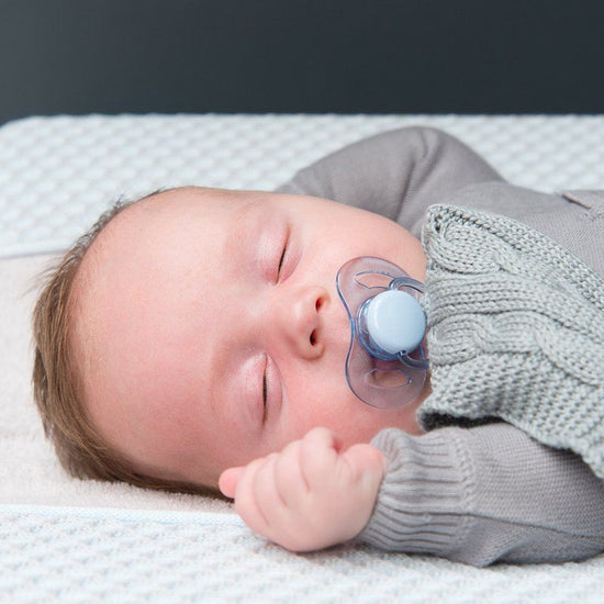 https://www.vanastenbabysuperstore.nl/media/catalog/product/3/5/3572800008_2_speendoekje_baby039s_only_cable_classic_roze.jpg