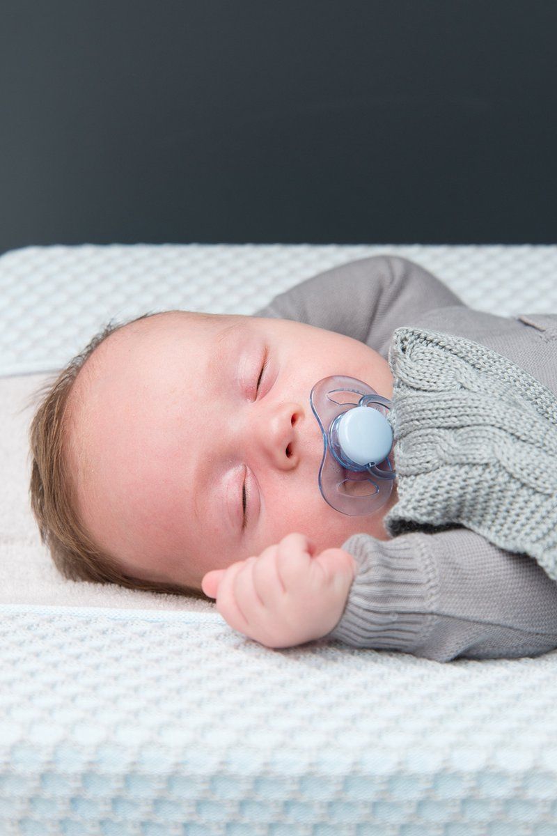 https://www.vanastenbabysuperstore.nl/media/catalog/product/3/5/3572800008_2_speendoekje_baby039s_only_cable_classic_roze.jpg