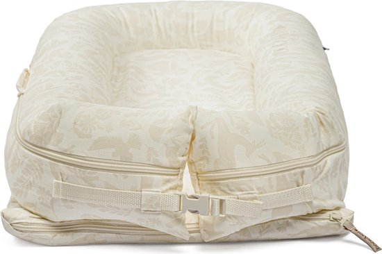 https://www.vanastenbabysuperstore.nl/media/catalog/product/3/7/3741790003_2_Babynest_Dockatot__Deluxe__Neutral_Woodland.jpg