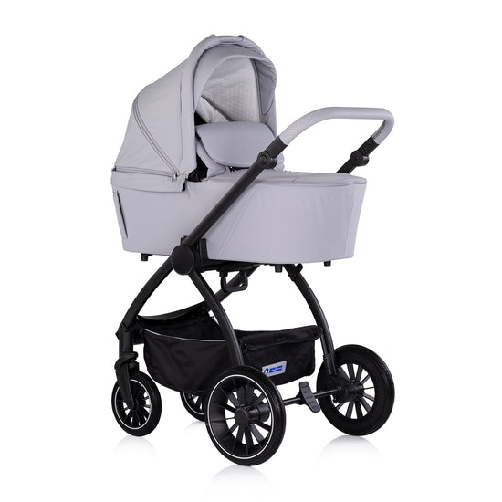 https://www.vanastenbabysuperstore.nl/media/catalog/product/3/8/3800933003201_2_chipolino_prestige_3in1_platinum_1769085463.jpg