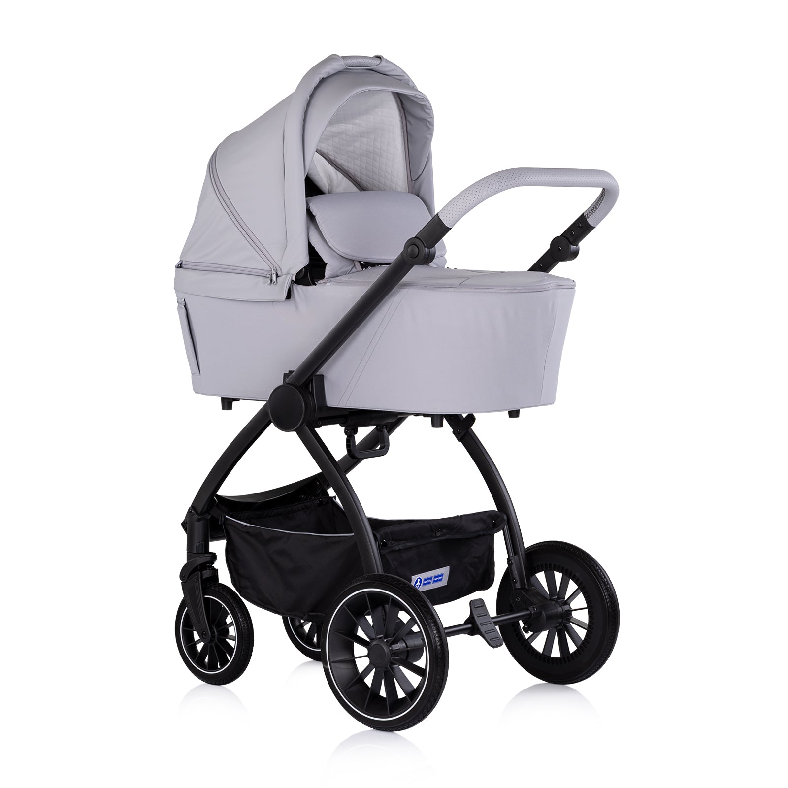 https://www.vanastenbabysuperstore.nl/media/catalog/product/3/8/3800933003201_2_chipolino_prestige_3in1_platinum_1769085463.jpg