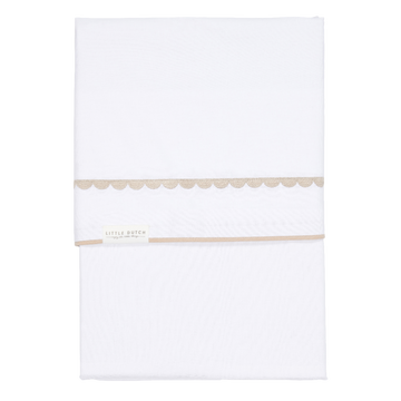 https://www.vanastenbabysuperstore.nl/media/catalog/product/3/8/3891900718_1_laken_wieg_little_dutch_rounded_geborduurd_beige.png