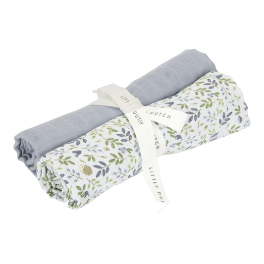 https://www.vanastenbabysuperstore.nl/media/catalog/product/3/8/3892110342_1_swaddle_doek_little_dutch_70x70cm_forest_adventures_denim_blue_2pack.png