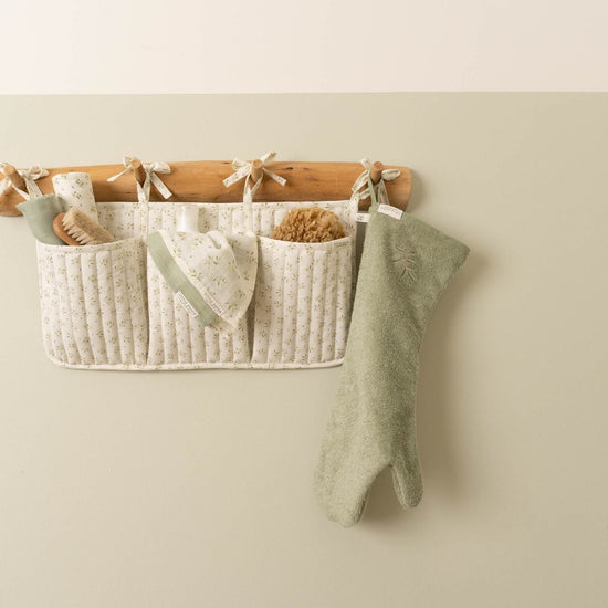 https://www.vanastenbabysuperstore.nl/media/catalog/product/3/8/3892110349_1_organizer_little_dutch_blueberry_leaves.jpg