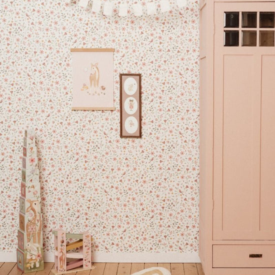 https://www.vanastenbabysuperstore.nl/media/catalog/product/3/8/3892300365_2_vloerkleed_little_dutch_deer_shape.jpg