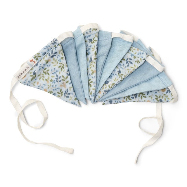 https://www.vanastenbabysuperstore.nl/media/catalog/product/3/8/3892300401_1_Vlaggenlijn_Little_Dutch_Forest_Adventures_normaal_1.jpeg