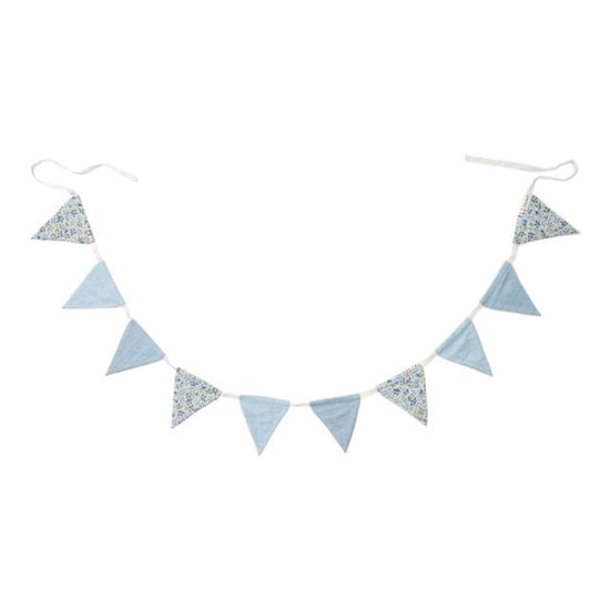 https://www.vanastenbabysuperstore.nl/media/catalog/product/3/8/3892300401_2_vlaggenlijn_little_dutch_forest_adventures_normaal.jpeg