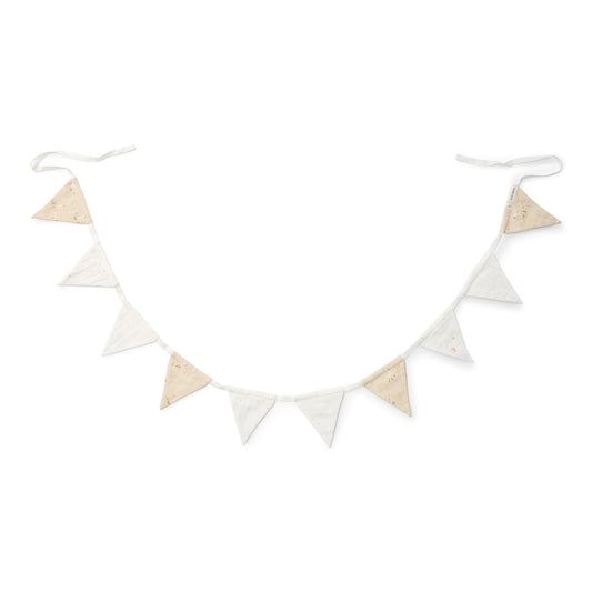 https://www.vanastenbabysuperstore.nl/media/catalog/product/3/8/3892300407_1_little_dutch_vlaggenlijn_little_goose_beige.jpg