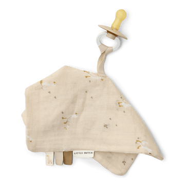 https://www.vanastenbabysuperstore.nl/media/catalog/product/3/8/3892820001_1_little_dutch_speendoekje_little_goose_beige_1.png