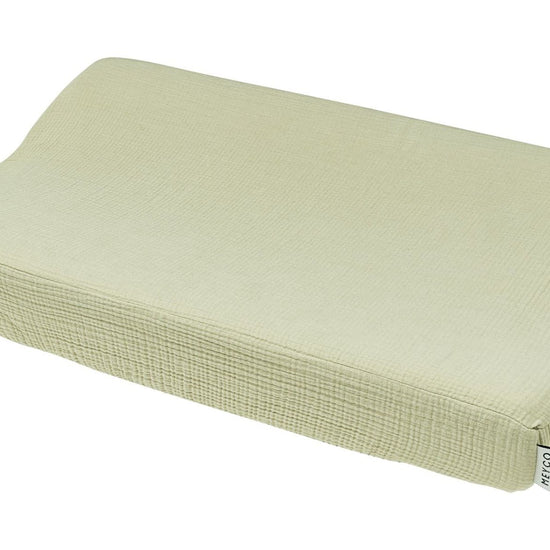 https://www.vanastenbabysuperstore.nl/media/catalog/product/4/5/4591880004_1_aankleedkussenhoes_meyco_soft_olive.jpg