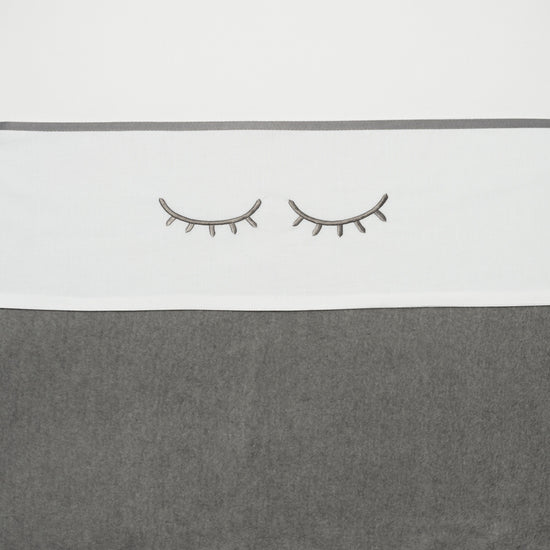 https://www.vanastenbabysuperstore.nl/media/catalog/product/4/5/4591900241_1_laken_wieg_meyco_sleepy_eyes_grijs.jpg