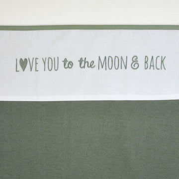 https://www.vanastenbabysuperstore.nl/media/catalog/product/4/5/4591900693_1_laken_wieg_meyco_love_you_to_the_moon_back_413064_forest_green.jpg