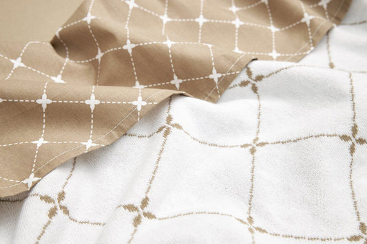 https://www.vanastenbabysuperstore.nl/media/catalog/product/4/5/4591900974_2_laken_wieg_meyco_keizer_louis_taupe_1768333070.jpg