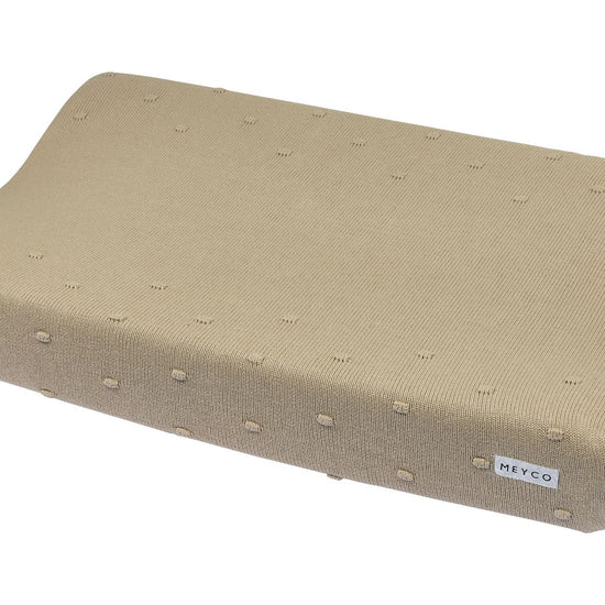 https://www.vanastenbabysuperstore.nl/media/catalog/product/4/5/4591901032_1_aankleedkussenhoes_meyco_mini_knots_sand.jpg