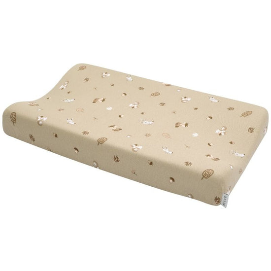 https://www.vanastenbabysuperstore.nl/media/catalog/product/4/5/4591901180_1_aankleedkussenhoes_meyco_badstof_forest_animal_sand.jpg