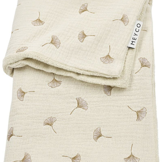 https://www.vanastenbabysuperstore.nl/media/catalog/product/4/5/4591901206_1_deken_wieg_meyco_gingko_soft_sand_75x100.jpg