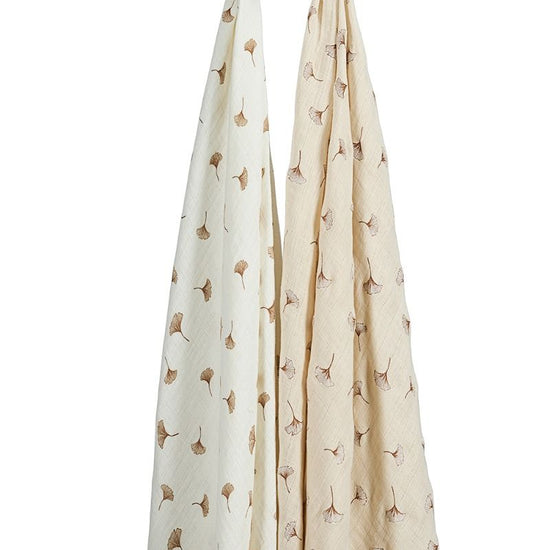 https://www.vanastenbabysuperstore.nl/media/catalog/product/4/5/4592040002_1_swaddle_doek_meyco_gingko_offwhitesoft_sand_2pack.jpg