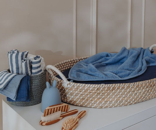 https://www.vanastenbabysuperstore.nl/media/catalog/product/4/5/4592040021_2_Luiers_Meyco_Pre_Washed_Stripe_Jeans_Blue_1779348580.jpg