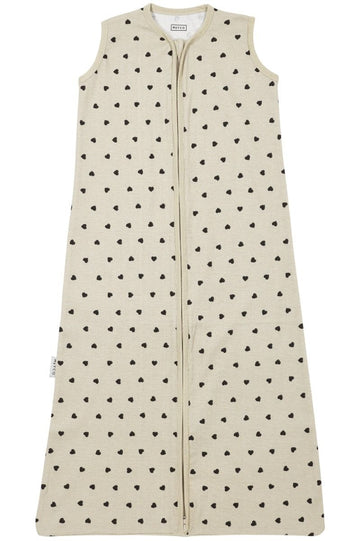 https://www.vanastenbabysuperstore.nl/media/catalog/product/4/5/4592150443_1_slaapzak_meyco_zomer_sweet_heart_soft_sandblack_90cm_7_1768289275.jpg