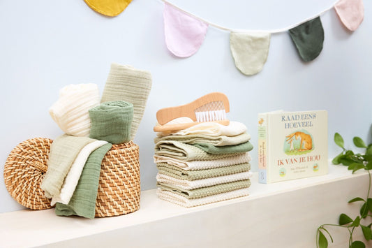 https://www.vanastenbabysuperstore.nl/media/catalog/product/4/5/4592870003_2_monddoekjes_meyco_popcorn_naturelsoft_olive_6pack.jpg