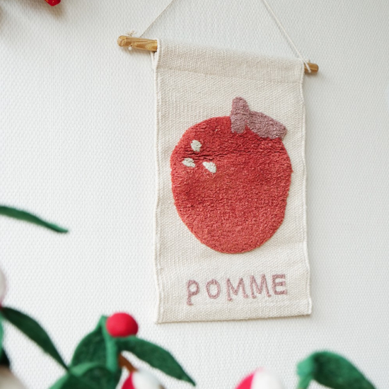 https://www.vanastenbabysuperstore.nl/media/catalog/product/4/6/4632300015_1_wandhanger_kidsdepot_pomme.png