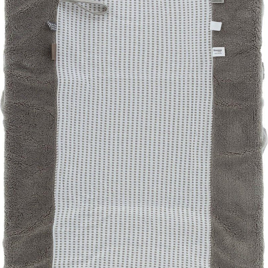 https://www.vanastenbabysuperstore.nl/media/catalog/product/5/4/5421900127_1_aankleedkussenhoes_snoozebaby_organisch_warm_brown.jpg