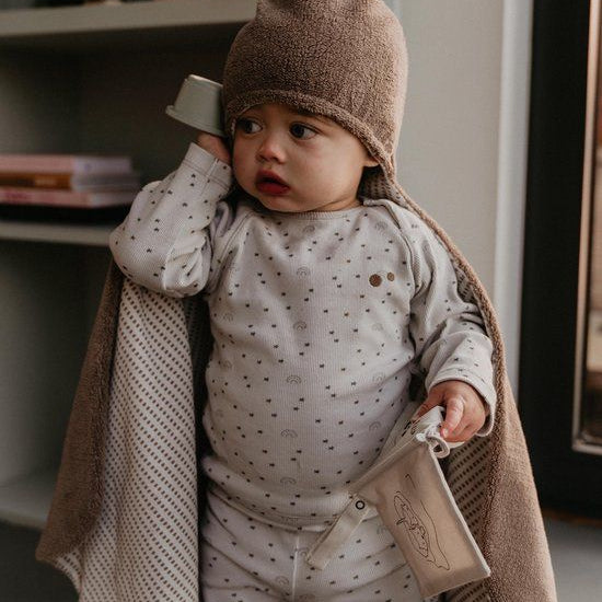 https://www.vanastenbabysuperstore.nl/media/catalog/product/5/4/5422110069_2_wikkeldeken_snoozebaby_warm_brown.jpg
