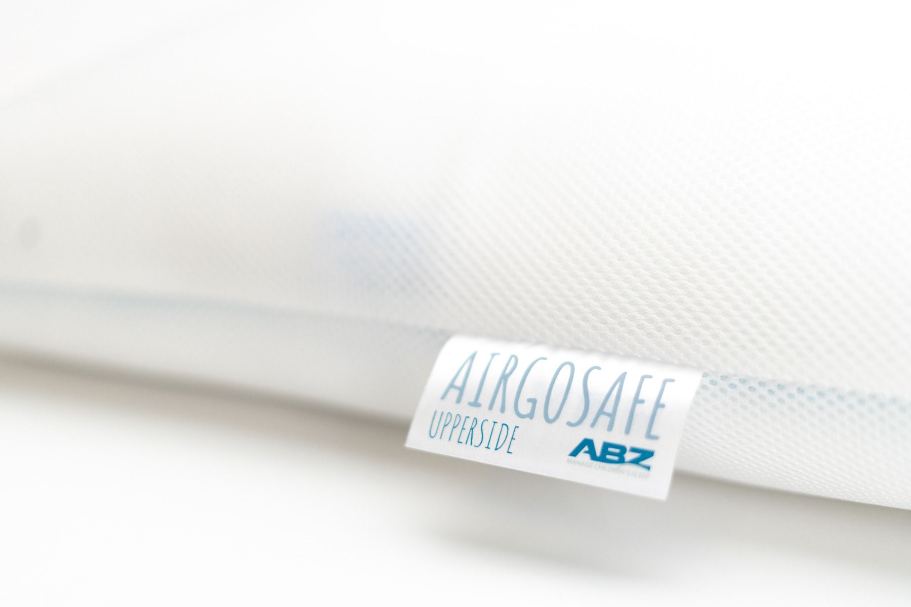 https://www.vanastenbabysuperstore.nl/media/catalog/product/5/5/5581800740_2_hoofdkussen_zzzoo_40x60_airgosafe.jpg