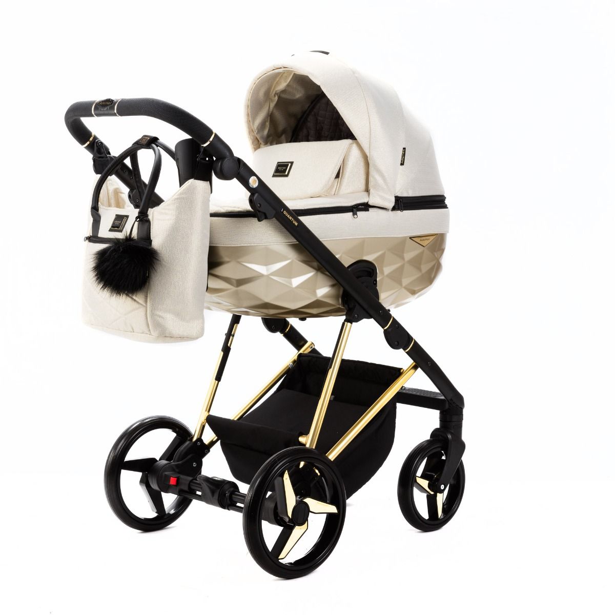 https://www.vanastenbabysuperstore.nl/media/catalog/product/5/9/5903719036870_1_kinderwagen_adamex_quantum_beige_gold_star.jpg
