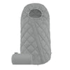 https://www.vanastenbabysuperstore.nl/media/catalog/product/6/0/6091120177_1_voetenzak_cybex_snogga_2_stone_greymid_grey.jpg