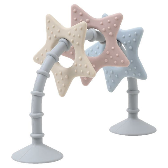 https://www.vanastenbabysuperstore.nl/media/catalog/product/6/5/6532440001_1_Badspeeltje_Stick_N_pLAY_sTAR_tOY_1778160622.jpg