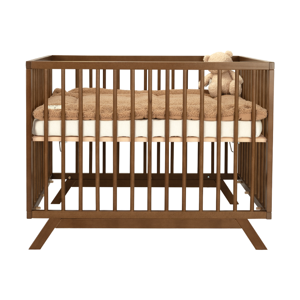 https://www.vanastenbabysuperstore.nl/media/catalog/product/7/1/7141500022_1_box_colorfull_home_donna_walnut.png