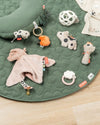 https://www.vanastenbabysuperstore.nl/media/catalog/product/7/3/7332420006_2_rammelaar_done_by_deer_tiny_rattle_sensory_farm_sand.jpg