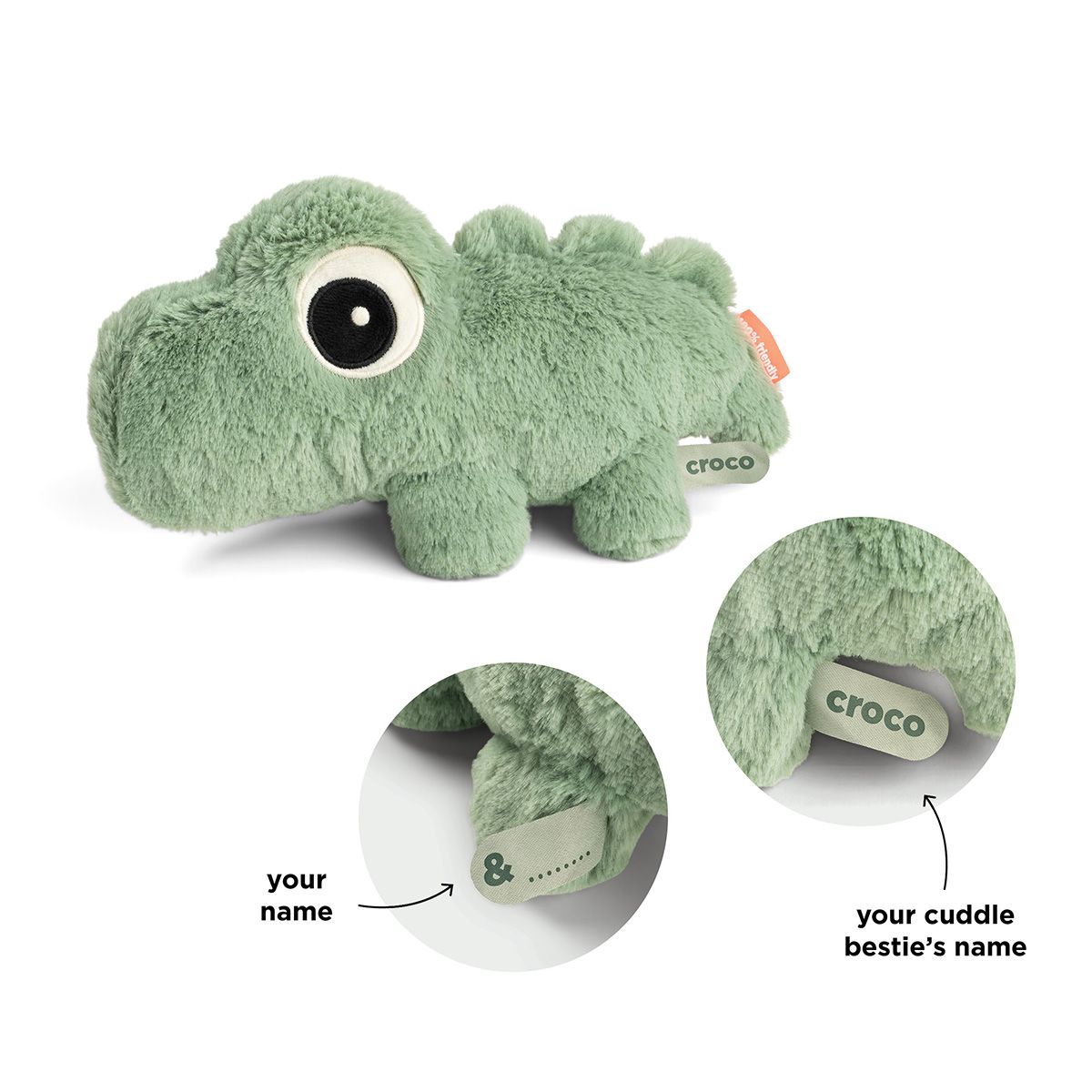 https://www.vanastenbabysuperstore.nl/media/catalog/product/7/3/7332420015_2_done_by_deer_knuffel_cuddle_bestie_croco_28cm_green_1768340630.jpg