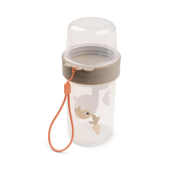 https://www.vanastenbabysuperstore.nl/media/catalog/product/7/3/7332800402_2_snackbeker_done_by_deer_to_go_2way_container_lalee_sand.jpg