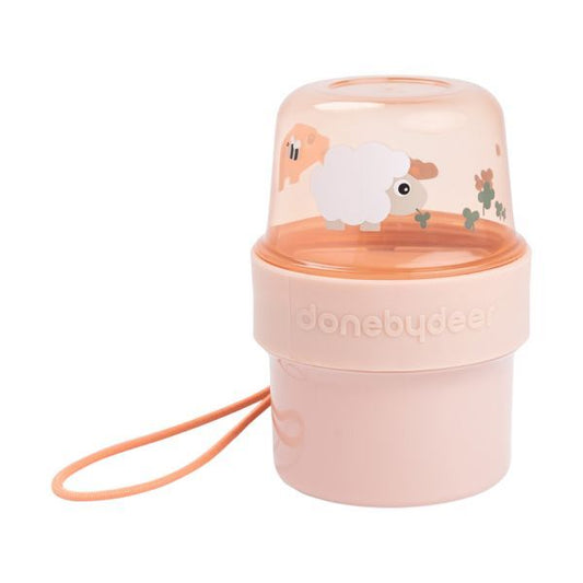 https://www.vanastenbabysuperstore.nl/media/catalog/product/7/3/7332830020_1_snack_beker_done_by_deer_to_go_2way_containers_tiny_farm_powder.jpg