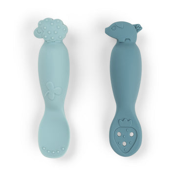 https://www.vanastenbabysuperstore.nl/media/catalog/product/7/3/7332830039_1_lepelset_done_by_deer_tiny_farm_blue_2st_1770296487.jpg