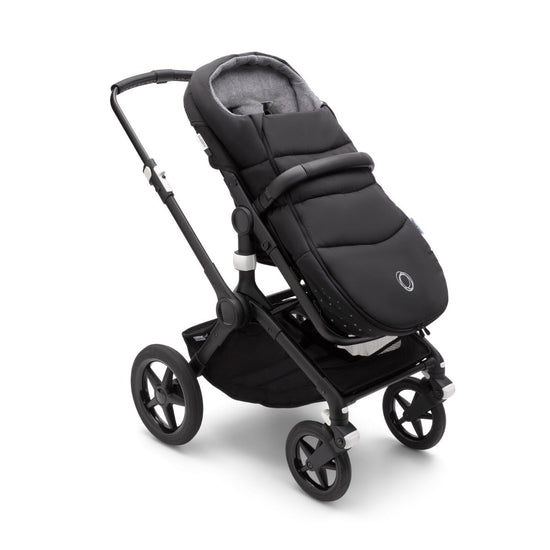 https://www.vanastenbabysuperstore.nl/media/catalog/product/7/5/7571120128_2_voetenzak_bugaboo_midnight_black.jpg