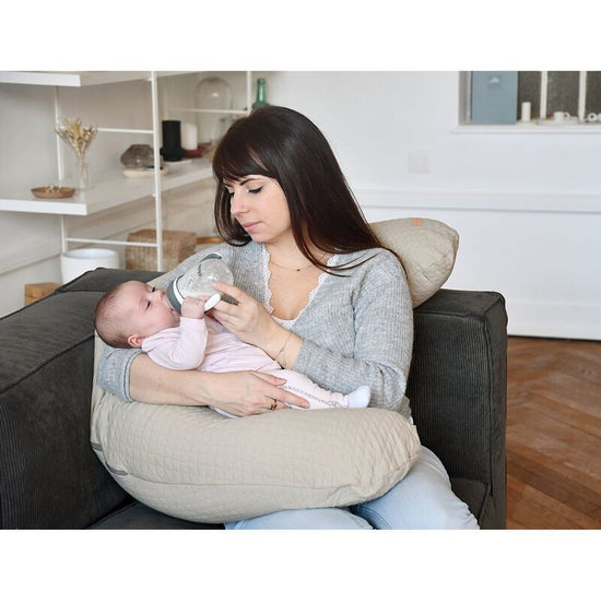 https://www.vanastenbabysuperstore.nl/media/catalog/product/7/7/7781750002_2_voedingskussen_beaba_big_flopsy_katoen_linnen.jpg