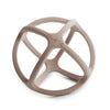 https://www.vanastenbabysuperstore.nl/media/catalog/product/8/2/8292110030_1_bijtspeeltje_mushie_rond_shifting_sand.jpg