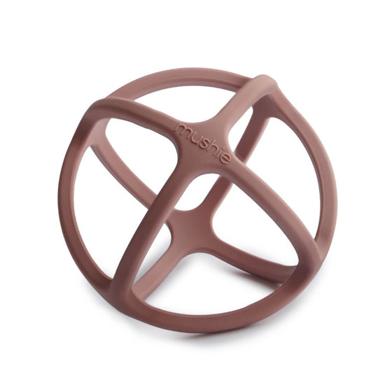 https://www.vanastenbabysuperstore.nl/media/catalog/product/8/2/8292110040_1_bijtspeeltje_mushie_rond_woodchuck.jpg