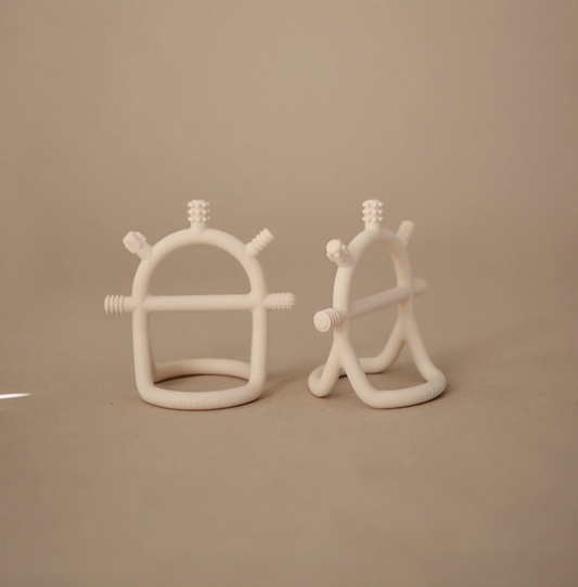 Bijtspeeltje Mushie No-Drop Sensory Shifting Sand