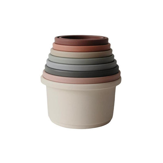 https://www.vanastenbabysuperstore.nl/media/catalog/product/8/2/8292400001_2_stapelbekers_mushie_multicolor.jpg