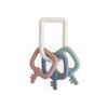 https://www.vanastenbabysuperstore.nl/media/catalog/product/8/2/8292400029_1_rammelaar_mushie_sleutel.jpg