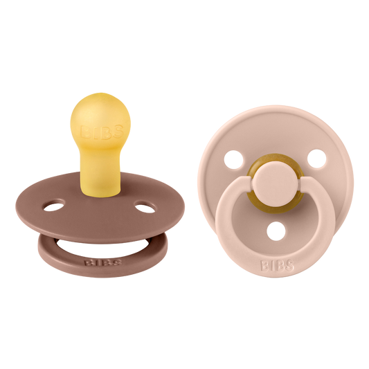 https://www.vanastenbabysuperstore.nl/media/catalog/product/8/2/8292800021_1_fopspeen_bibs_woodchuckblush_06mnd_2st.png